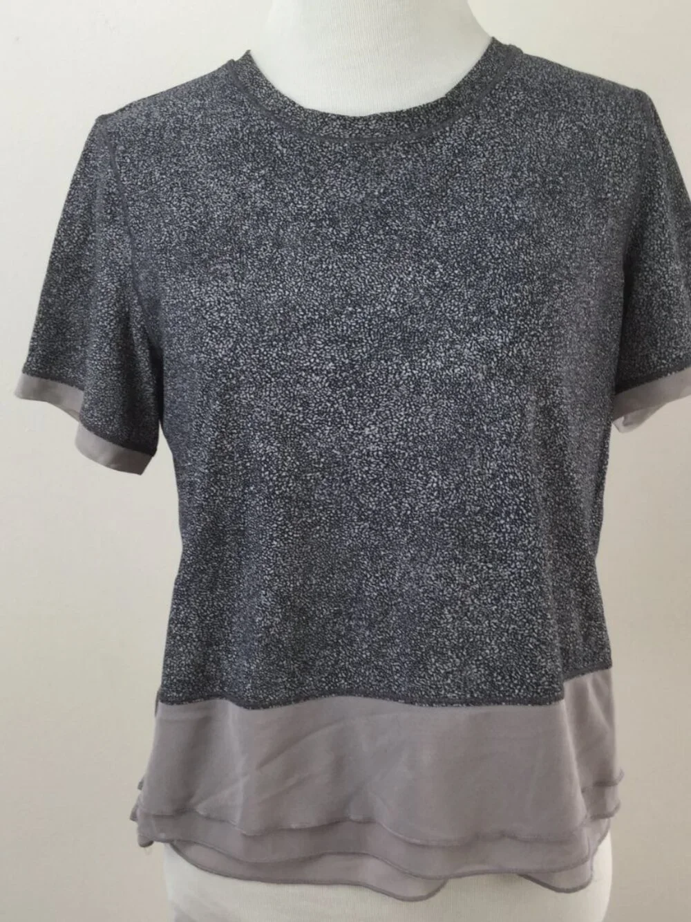 Lululemon Tshirt 6 - Picture 6 of 6
